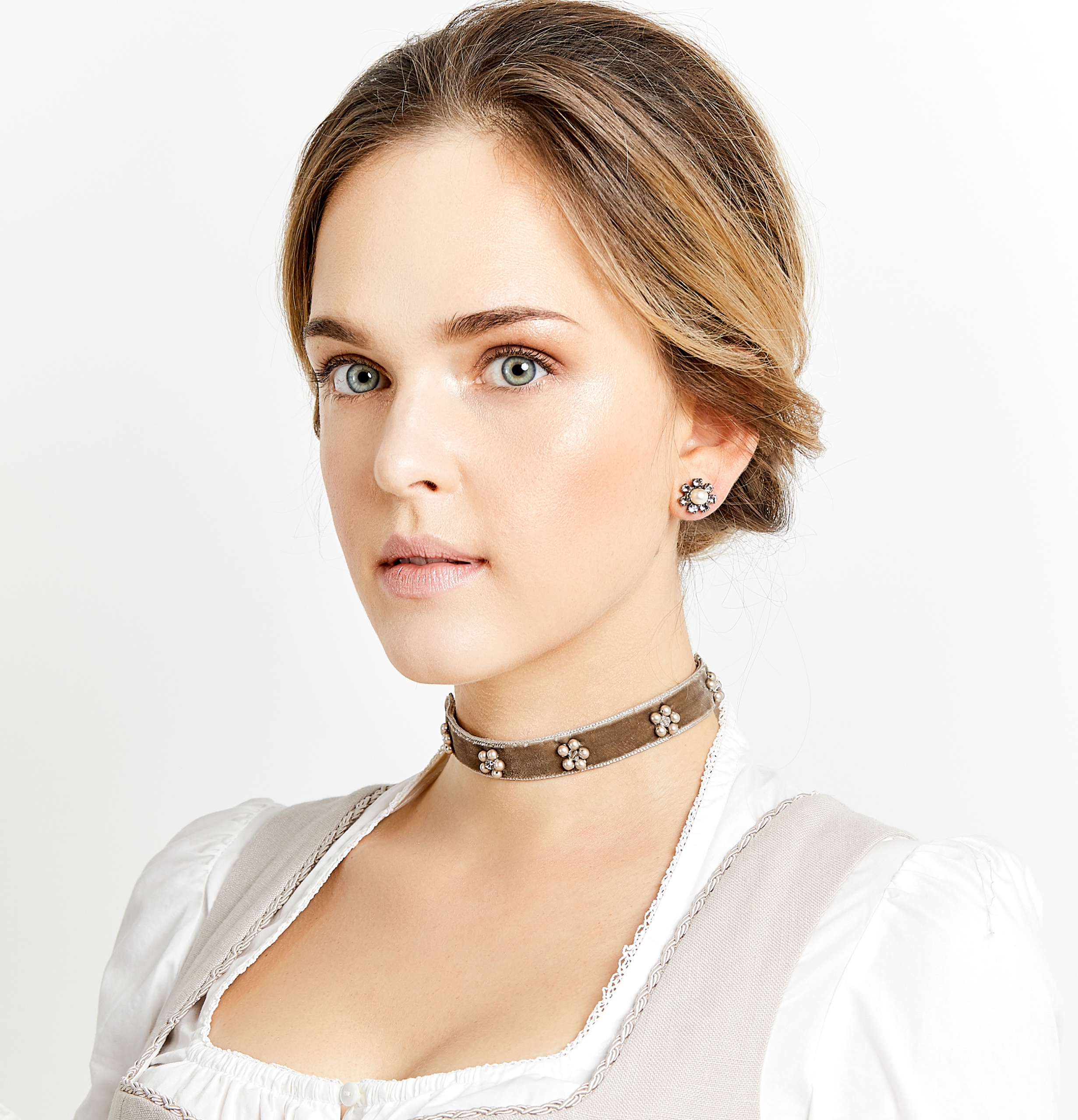 Seenberg, Trachtenschmuck, Trachtenkette, Trachtenkropfkette, Choker, Ohrringe, Perlen, Samt, Österreich